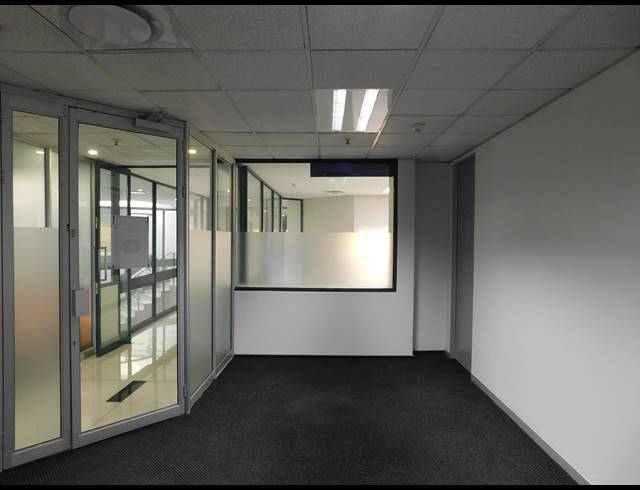 542M² OFFICE TO LET IN PARKTOWN